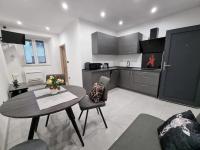 Kuchyňa alebo kuchynka v ubytovaní Apartman Julija 2