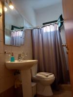 Kúpeľňa v ubytovaní Flisvos Apartments