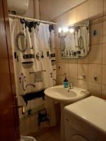 Kúpeľňa v ubytovaní Flisvos Apartments