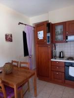 Kuchyňa alebo kuchynka v ubytovaní Flisvos Apartments