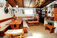 Reštaurácia alebo iné gastronomické zariadenie v ubytovaní Studio Vrboska 540a