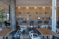 Reštaurácia alebo iné gastronomické zariadenie v ubytovaní Fani Luxury Boutique