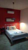 A bed or beds in a room at El Balcón del Huéznar