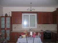 A kitchen or kitchenette at Ήσυχο οικογενειακό σπίτι.
