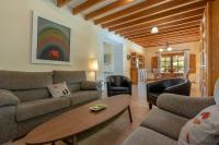 Posezení v ubytování Villa La Sort Gran in Pollensa By homevillas360