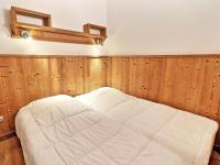 Posteľ alebo postele v izbe v ubytovaní Charmant Appartement à La Tania - 4 personnes, 25m², Balcon, au pied des pistes - FR-1-182A-26