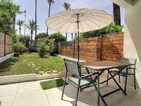 Ogród w obiekcie Beautiful 1 bedroom with garden on the Croisette 254