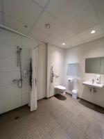 Een badkamer bij Við Hafið Guesthouse