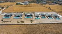 T7 LUXURY VILLAS PAROSの敷地内または近くにあるプール
