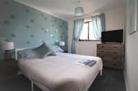 Postel nebo postele na pokoji v ubytování Doncaster - Thorne - Great Customer Feedback - 3 Bed Semi Detached House - Private Garden & Parking 2 Cars - Quiet Cul De Sac Location - Dog Friendly - Fast Wifi - Close to Motorway Access