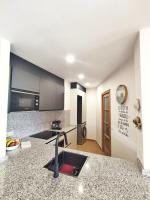 A kitchen or kitchenette at La Dorada