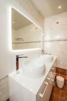 Łazienka w obiekcie Suites Mana - Le Manaloft, Chic et moderne avec salle privée de Fitness en plein centre-ville de Rethel
