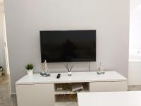 TV a/nebo společenská místnost v ubytování BAJ - Apartamentos en Playa Bajondillo, Torremolinos