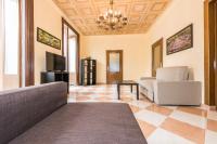 Telewizja i/lub zestaw kina domowego w obiekcie Grand Latina Apartment
