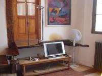 A television and/or entertainment centre at El Arcon