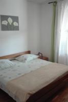 Posteľ alebo postele v izbe v ubytovaní Apartments with a parking space Murter - 5098