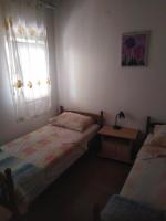 Posteľ alebo postele v izbe v ubytovaní Apartments with a parking space Murter - 5098