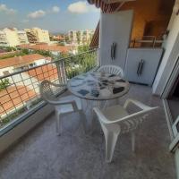 A balcony or terrace at Apartamento cerca Playa Napoli II
