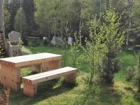 Vonkajšia záhrada v ubytovaní Apartament Zielone Okiennice