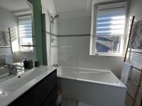 Kúpeľňa v ubytovaní Lostendro, appartements vue port