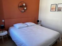 Posteľ alebo postele v izbe v ubytovaní Lostendro, appartements vue port