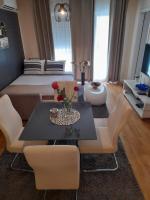 TV a/nebo společenská místnost v ubytování Calla apartment Zagreb - NOVI APARTMAN, GARAŽA, VIDEO NADZOR