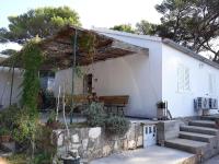 Vonkajšia záhrada v ubytovaní Apartments by the sea Cove Blaca, Mljet - 4899