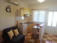 Kuchnia lub aneks kuchenny w obiekcie Apartments by the sea Cove Saplunara, Mljet - 4896