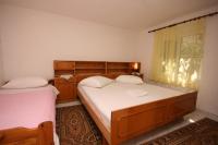 Posteľ alebo postele v izbe v ubytovaní Apartments with a parking space Podgora, Makarska - 6682