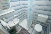 Kúpeľňa v ubytovaní Rooms with a parking space Makarska - 6778