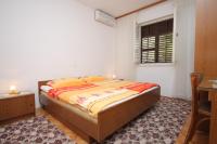 Posteľ alebo postele v izbe v ubytovaní Rooms with a parking space Makarska - 6778