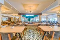 En restaurant eller et andet spisested på Bacolux Koralio, Eforie Nord