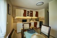 Kuchyňa alebo kuchynka v ubytovaní Apartament Szczecinek - Spokojna okolica