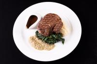 Jídlo v rezortu nebo okolí