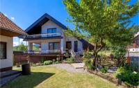 Zahrada ubytování 4 Bedroom Stunning Home In Plaski