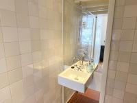 Ein Badezimmer in der Unterkunft Canal Hideaway