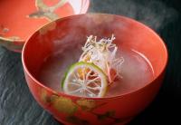 旅館の敷地内または近くでの食事または食べ物