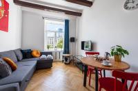 Televízia a/alebo spoločenská miestnosť v ubytovaní Wspólna 54A - Red - Good Apartments