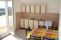 Kuchyňa alebo kuchynka v ubytovaní Apartments with a parking space Seget Vranjica, Trogir - 8507