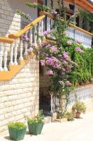 Vonkajšia záhrada v ubytovaní Apartments by the sea Sali, Dugi otok - 8174