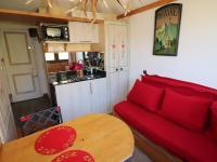 Kuchnia lub aneks kuchenny w obiekcie Studette confortable proche pistes et commerces - FR-1-502-453