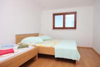 Posteľ alebo postele v izbe v ubytovaní Apartments by the sea Dobropoljana, Pasman - 8198