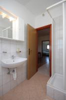 Kúpeľňa v ubytovaní Apartments by the sea Dobropoljana, Pasman - 8198