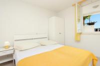 Posteľ alebo postele v izbe v ubytovaní Apartments by the sea Podgora, Makarska - 11432