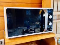 Telewizja i/lub zestaw kina domowego w obiekcie Chalet cosy au cœur du Dévoluy avec vue magnifique