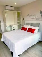 Postel nebo postele na pokoji v ubytování Marina Atico Penthouse