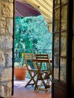 Patio lub wspólna przestrzeń na świeżym powietrzu w obiekcie Entre Nice et Monaco grande Villa avec piscine privée 12 personnes