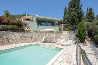 Bazén v ubytovaní Kalami Beach - Villa Almyra alebo v jeho blízkosti