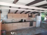 Kuchnia lub aneks kuchenny w obiekcie Corfu Villa Memos