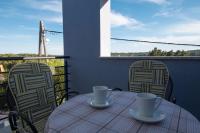 Balkón alebo terasa v ubytovaní Family friendly apartments with a swimming pool Verunic, Dugi otok - 14286
